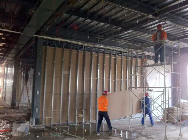 武汉无人机变身“空中消防员”,武汉高层建筑灭火再添新利器